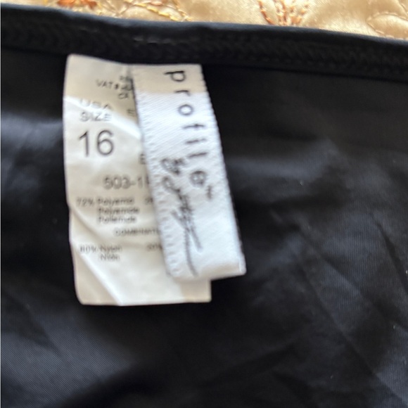 Profile by Gottex Classic Black Swimwear Skort Skirt with Ruched Trim Size 16 - Picture 5 of 9